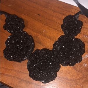 Adjustable black flower necklace